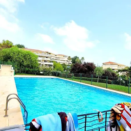 Cozy Pearl With Pool In Antibes